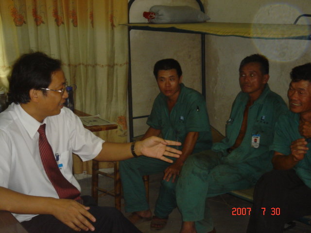 王子林董事長看望慰問一線員工，傾聽大家的意見建議